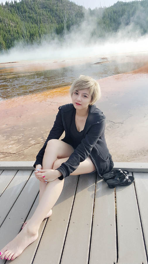 狐狸妈胡雅菁在西雅图解说期间,拍了不少自己的照片,有网友称狐狸妈