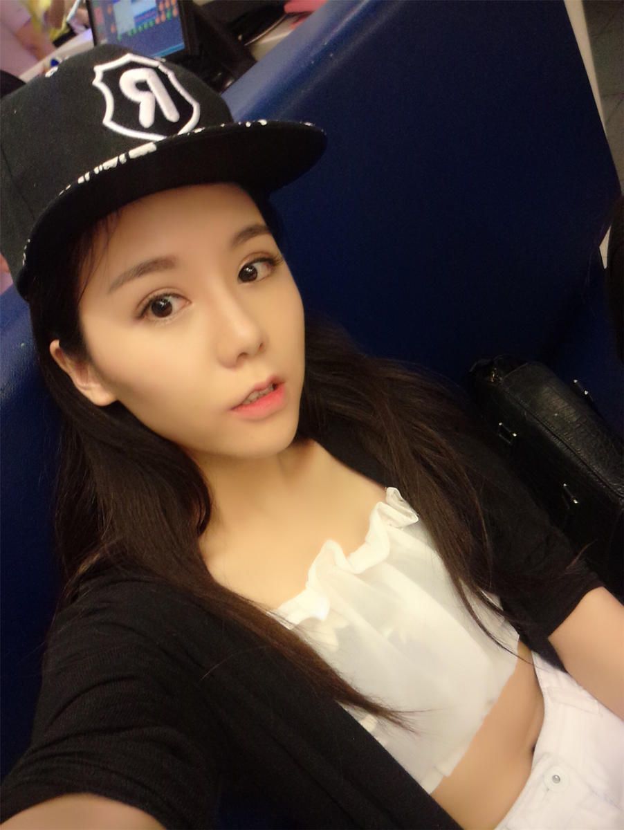 showgirl陈锦涵微博晒美图