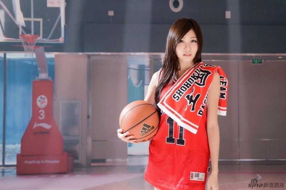 台湾嫩模电玩女神cos赤木晴子