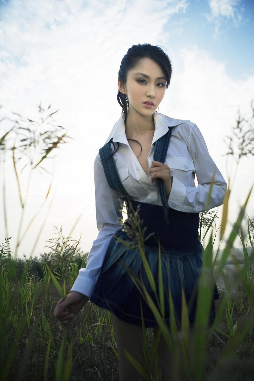 零距离欣赏蓝燕游戏代言cos