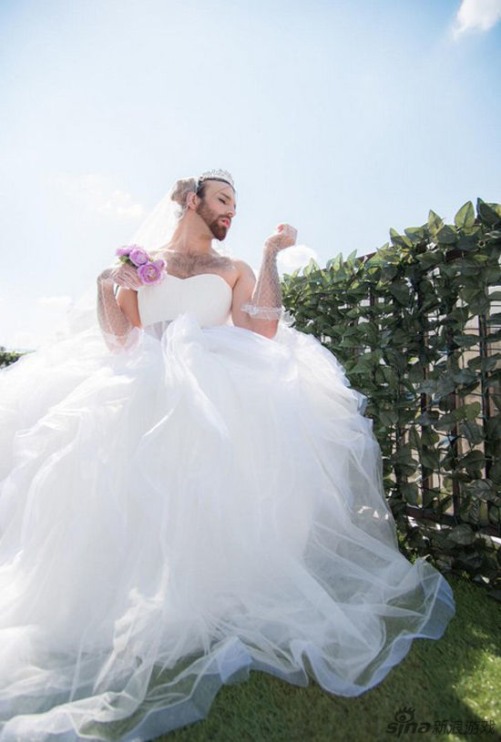 画面太美胡子萝莉ladybeard拍少女纯白婚纱照