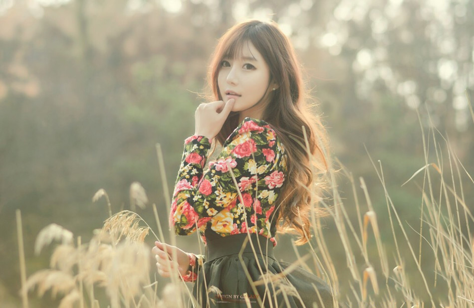 韩国美女主播崔瑟琪晒旗袍照