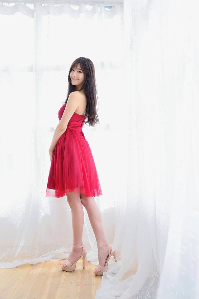 韩国美女主播崔瑟琪晒旗袍照