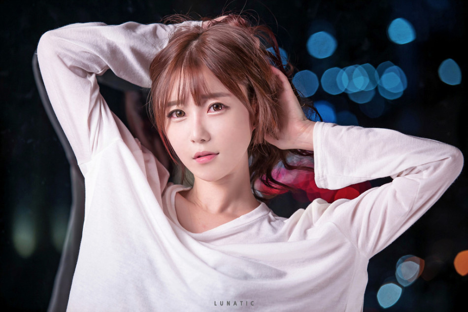 韩国美女主播崔瑟琪晒旗袍照