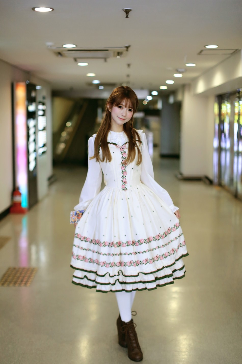 韩国第一美女yurisa变身小魔女