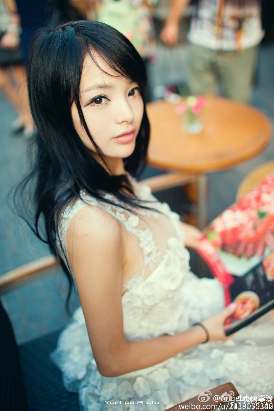 歪歪李玲cos游戏角色火辣出境