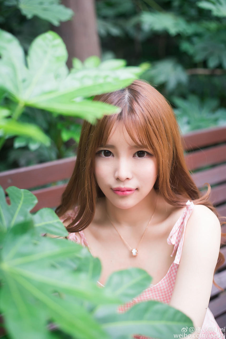 美女解说糖小幽私照欣赏