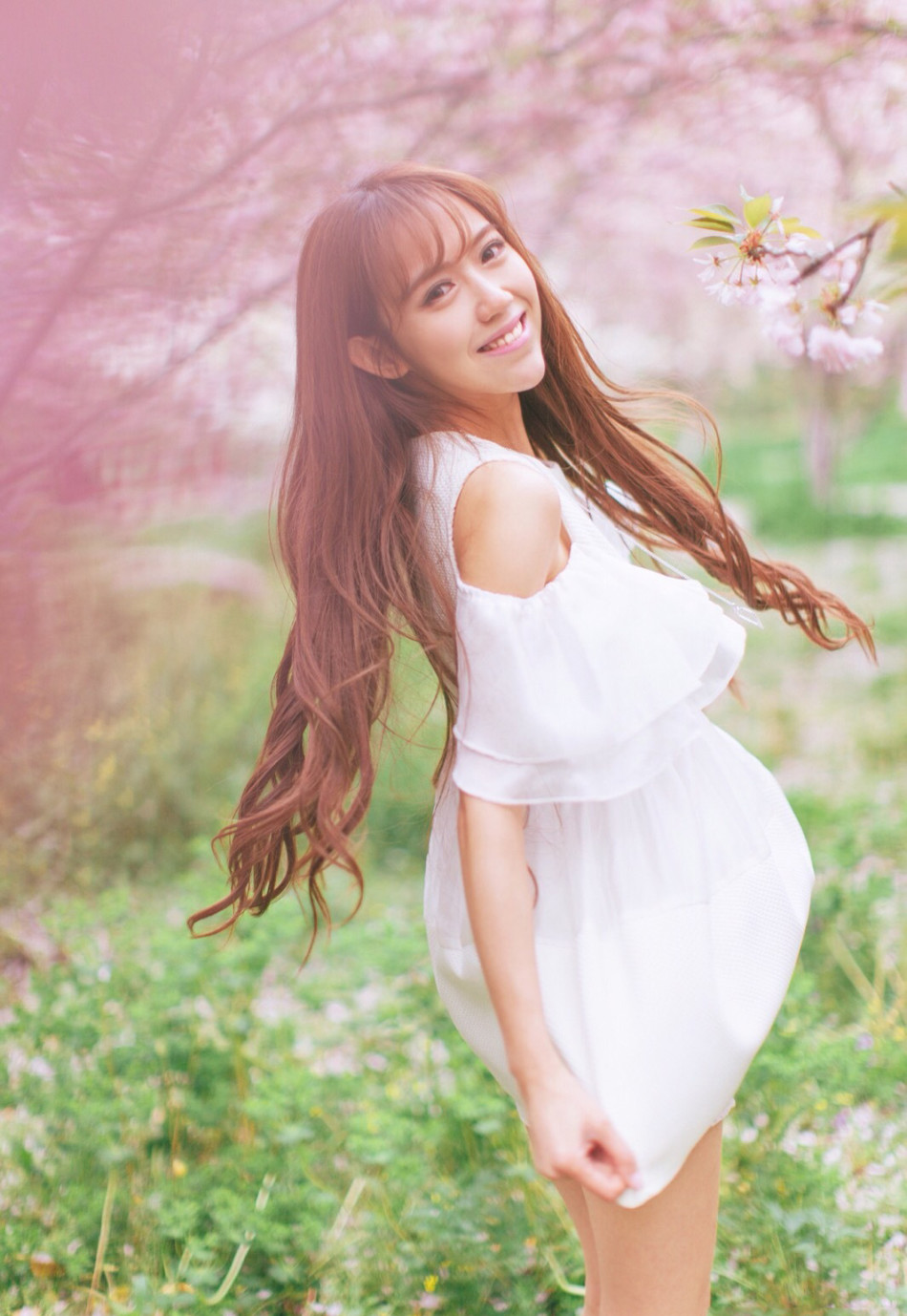 > 电竞喜讯 美女主持宝宝怀孕