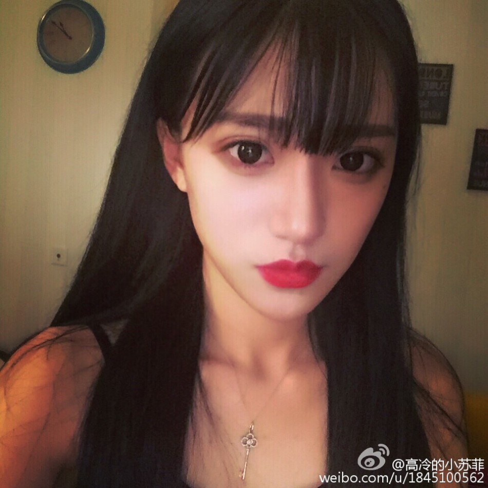 小编收集了一波小苏菲的美照,大家来欣赏一下吧,周末愉快!