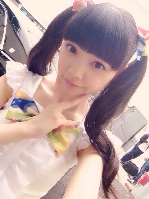 "双马尾日"美少女们集中晒照