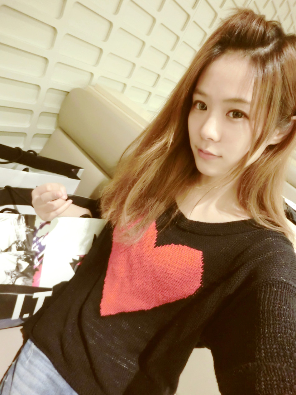 游戏主播斐女王 呆萌可爱傻白甜