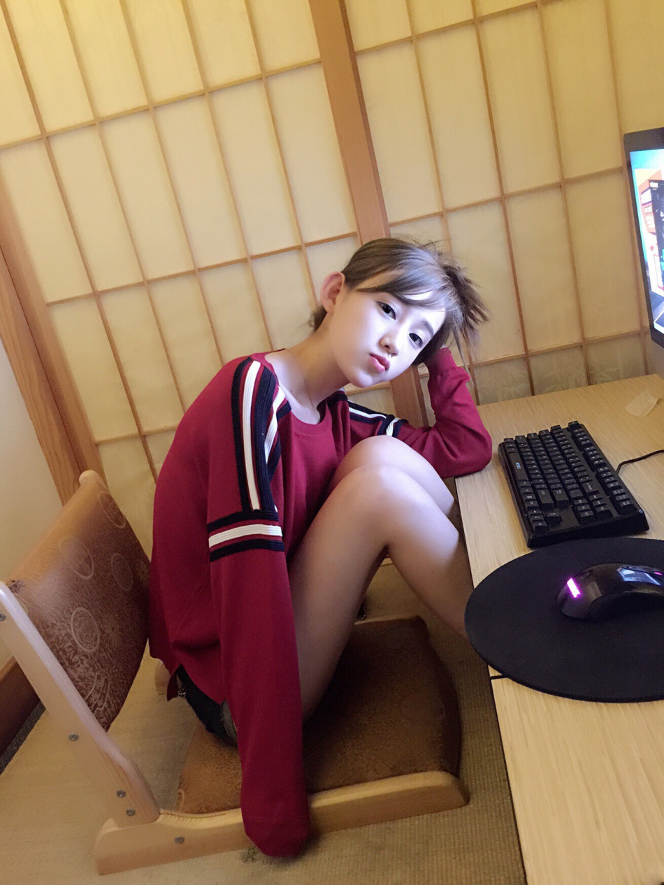 游戏女神李玉洁新形象出镜