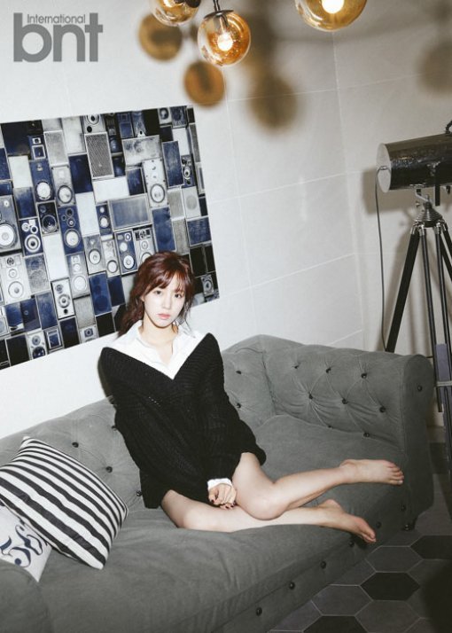 t-ara组合由朴智妍,李居丽,全宝蓝,朴素妍,咸恩静,朴孝敏6人组成,是