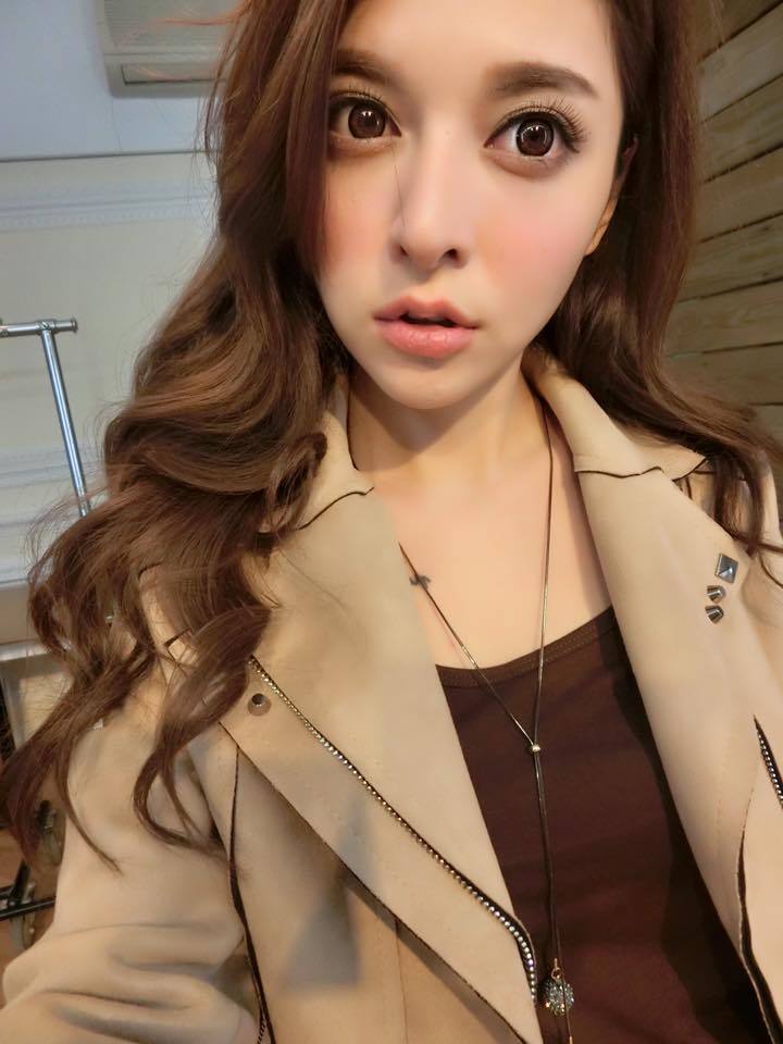 今天要为大家介绍的是来自台湾的模特马彩妡,有混血儿的脸蛋加上