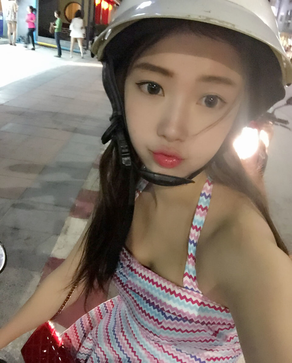 > 美女大学生孙瑜最爱英雄联盟