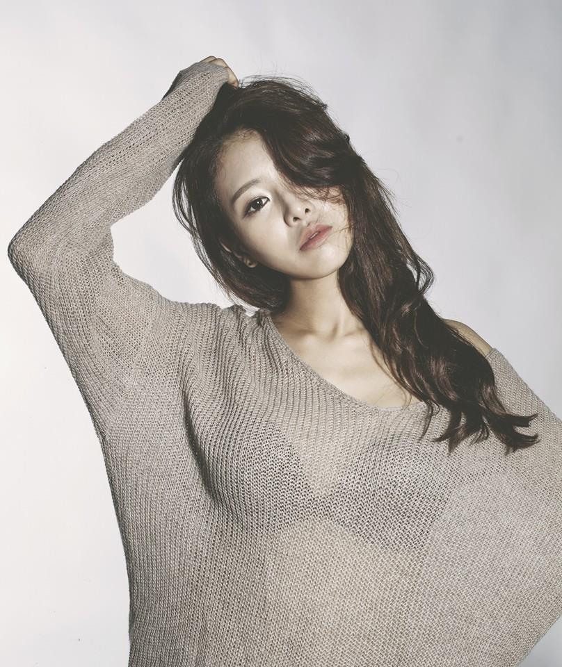 bambino组合中最出名的当数朴恩率(eunsol),堪称麒麟臂召唤师