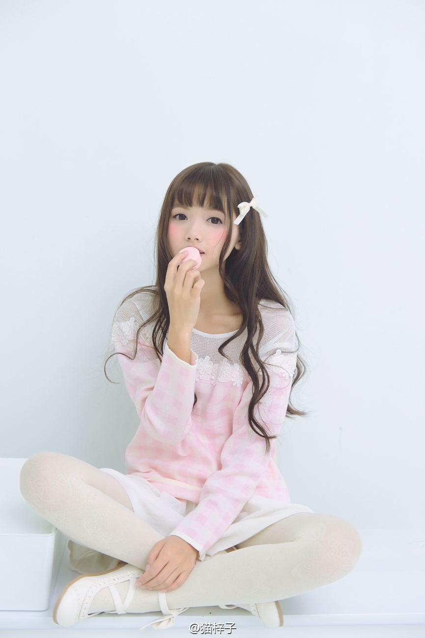 可爱coser猫梓子面容似真人娃娃