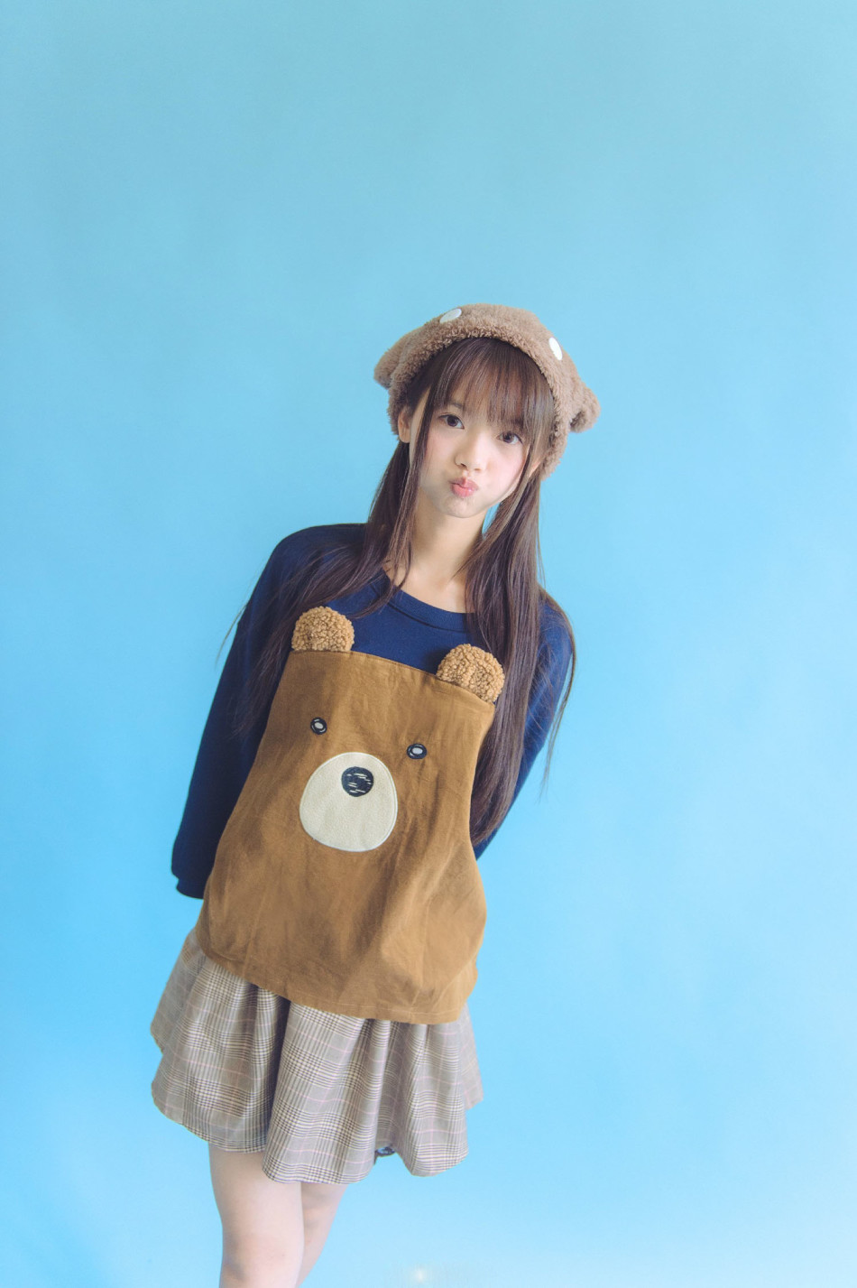 可爱coser猫梓子面容似真人娃娃