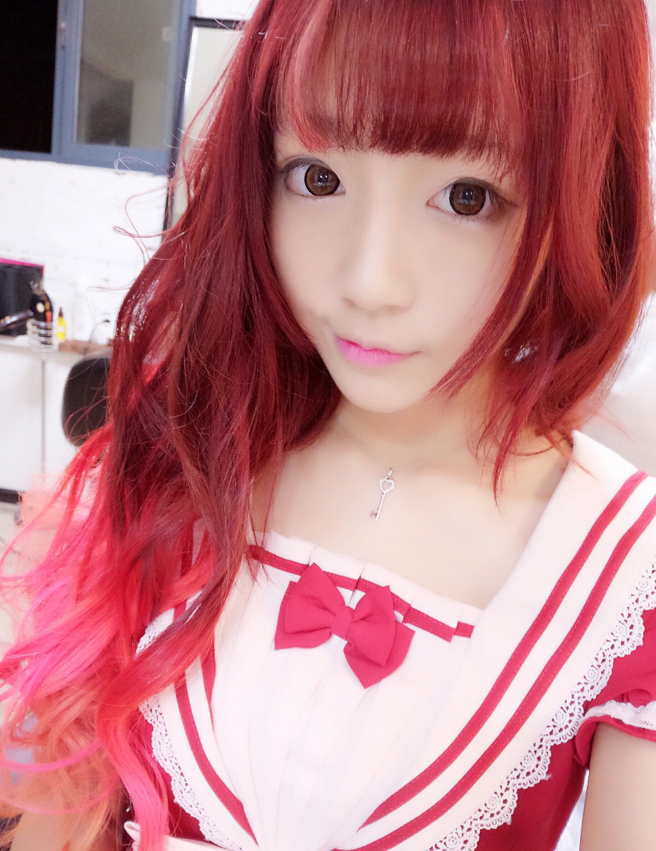 今天要为大家介绍的是啾小妍sama,身为一名coser的她现在也是一个