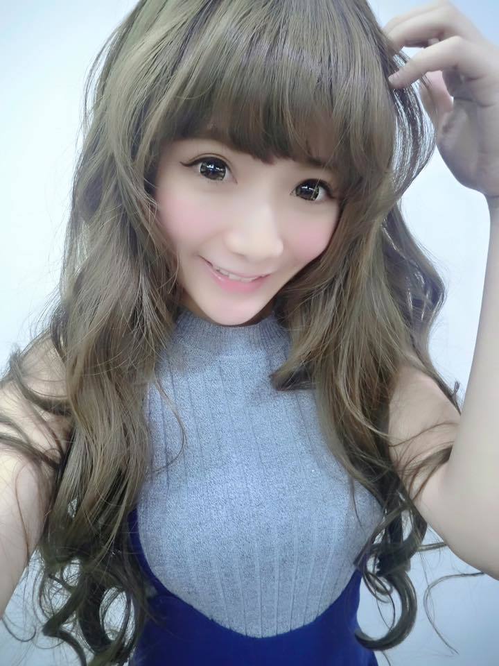 虎牙妹大尺度cos海贼王蕾贝卡