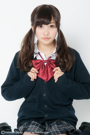 少女初长成 f杯少女双马尾写真