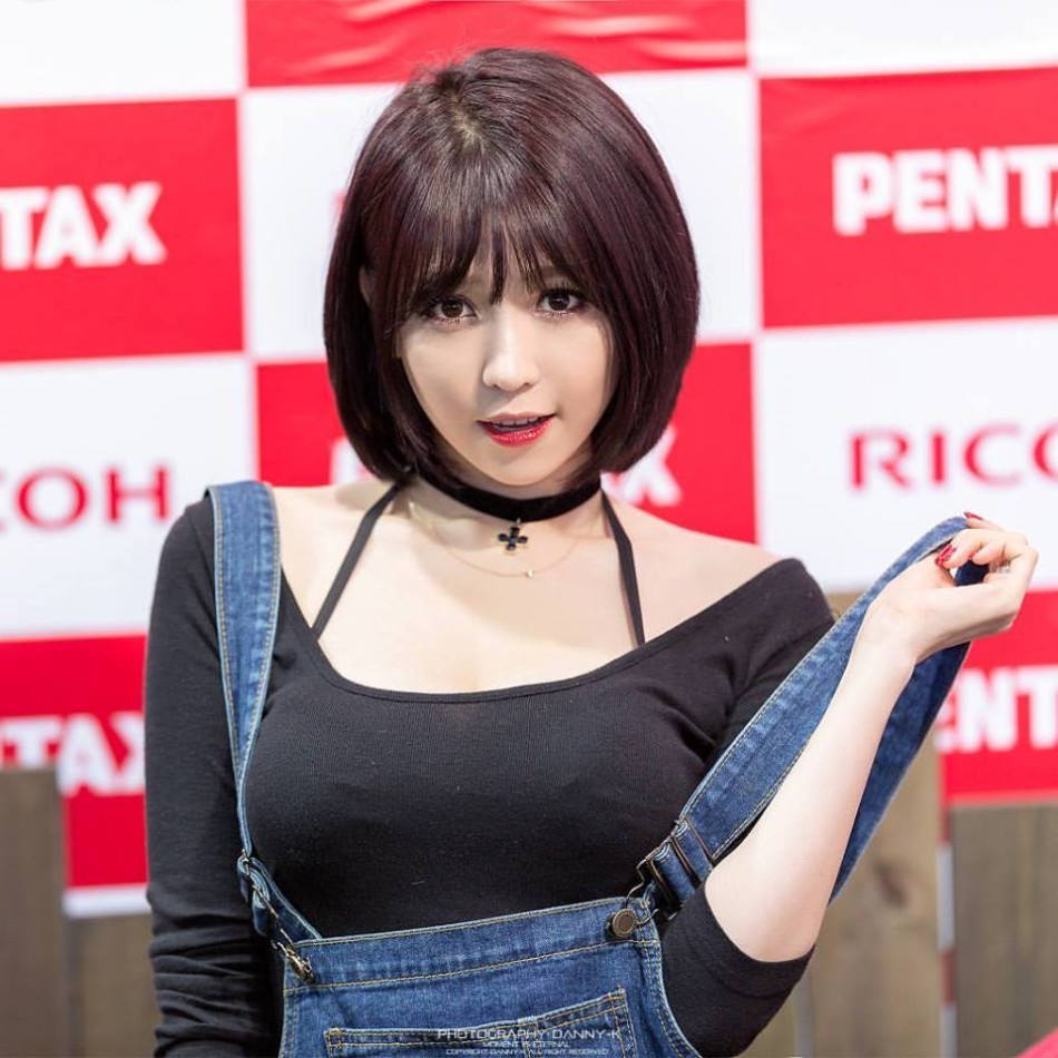 胸器美腿翘臀 美女玩家晒私照