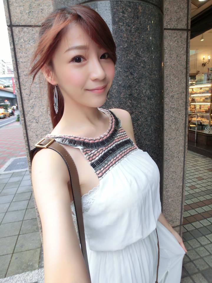 台湾美女showgirl晒性感私照
