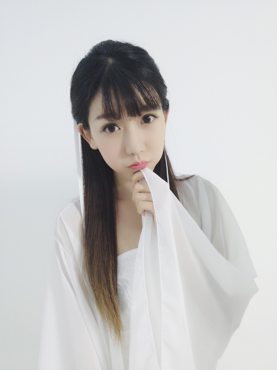 小林志玲陈潇代言游戏晒私照_新浪游戏_手机新浪网