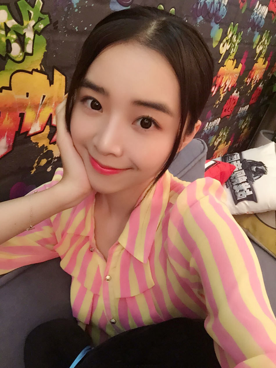 德玛西亚杯女主持人余霜 清纯似奶茶(22)