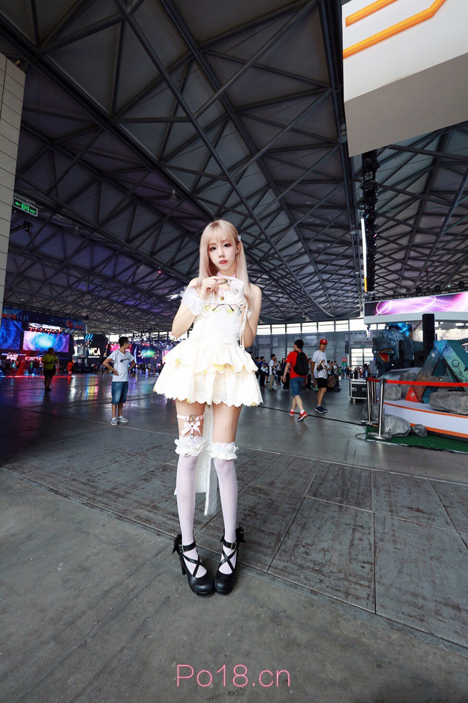 可萌妹可御姐的人气showgirl