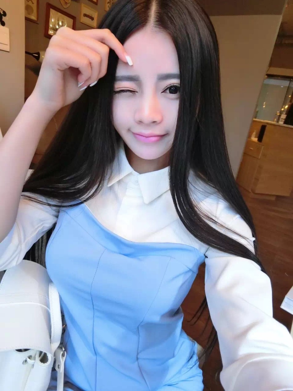 性感showgirl曝私照 人美声甜