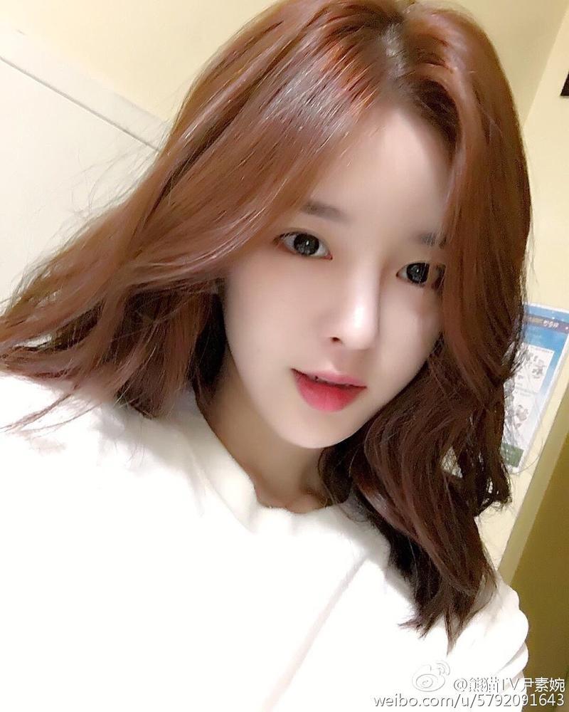 王思聪钦点女神尹素婉私照曝光