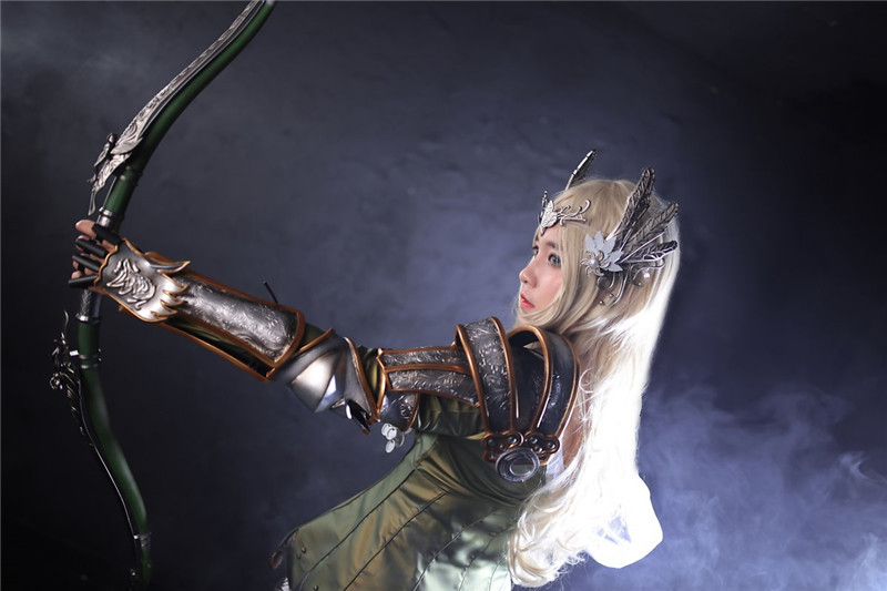 > 性感妹纸cos《黑色沙漠》女游侠