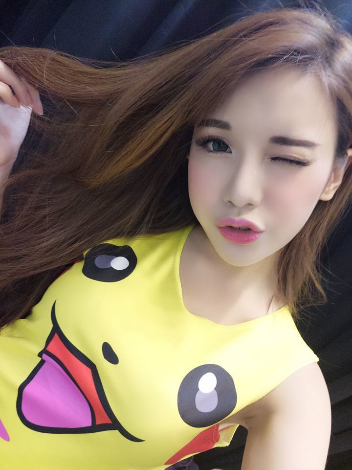 台湾游戏女主播晒火辣私照