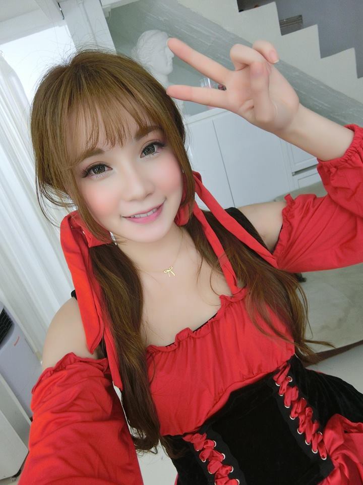 台湾游戏女主播晒火辣私照