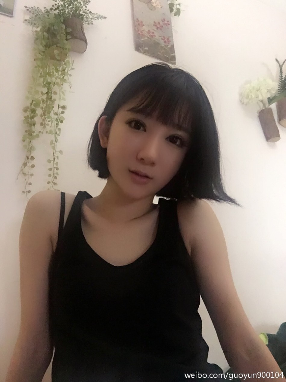 这 屁 股 给 200 分!主 播 郭 mini 转 型 COS(守 望 先 锋) .