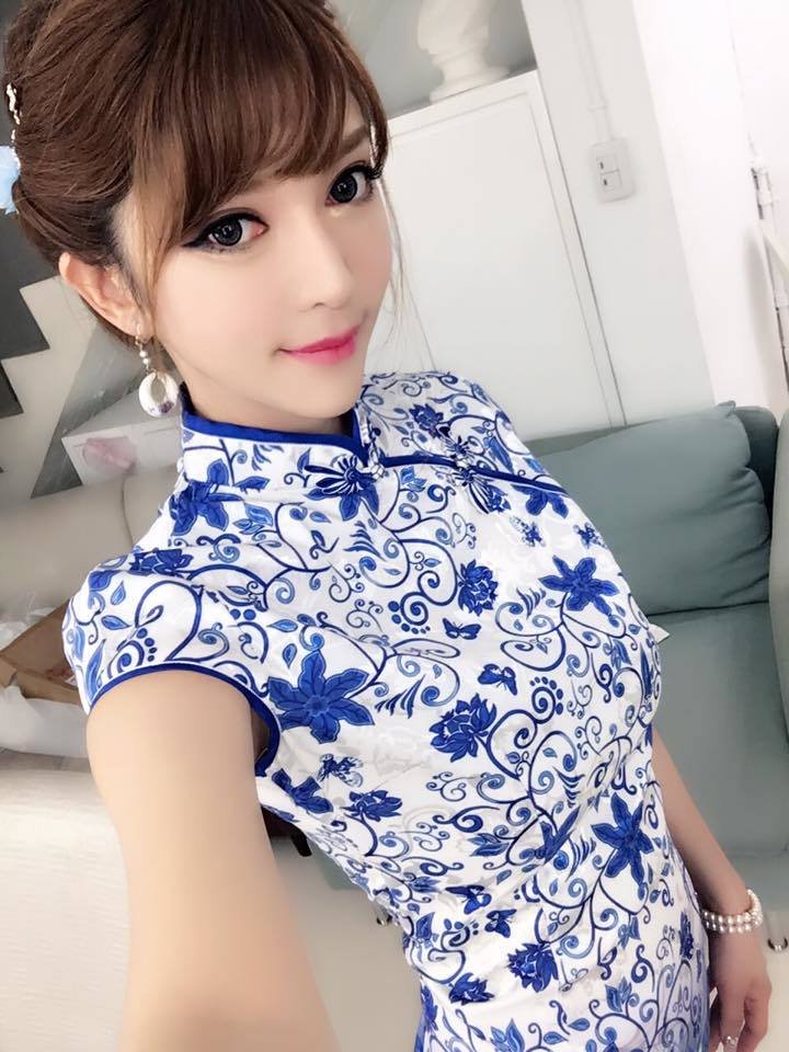 > 性感台妹直播游戏 网友:我要当你的死忠粉