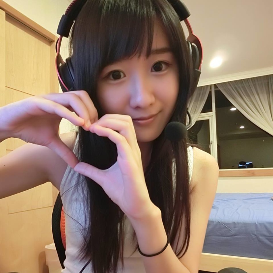 快叫家长来看看 台湾清纯学霸正妹也当lol主播(22)