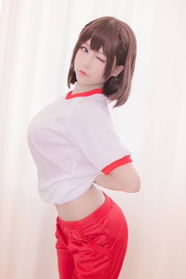 这波超还原台湾萌妹cos星期一的丰满