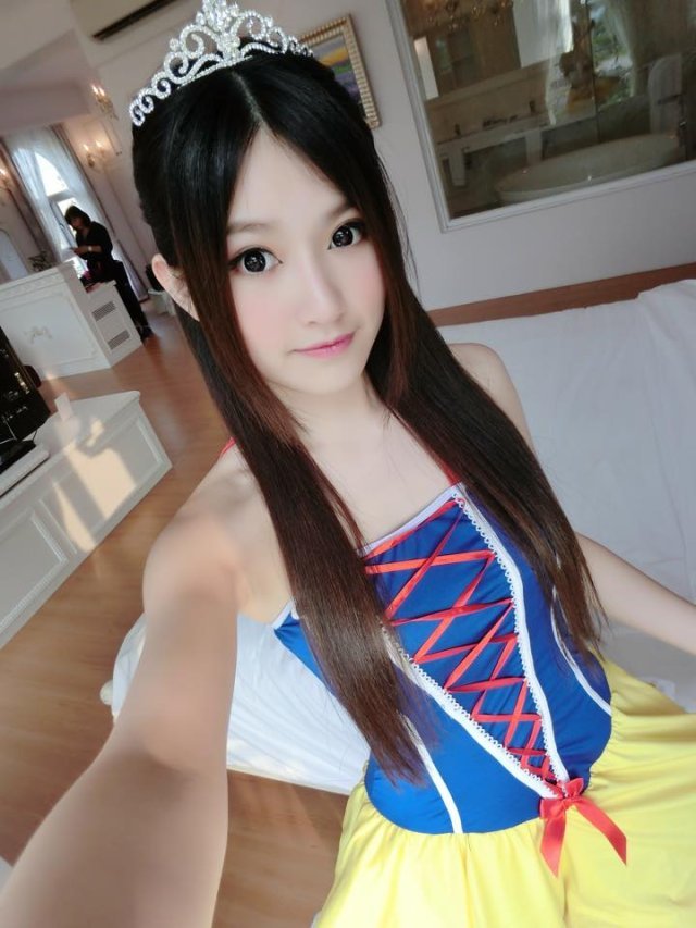 台湾电玩正妹晒百变私房外拍