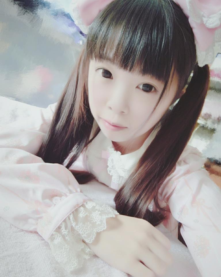 童颜巨乳网红萌妹素颜被揭穿:网友集体掀桌(9)