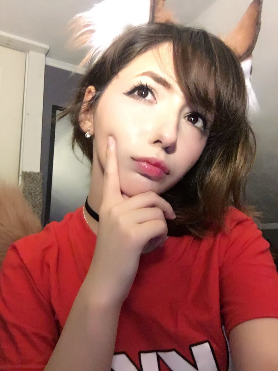 美国正妹胸悍身材突破次元壁