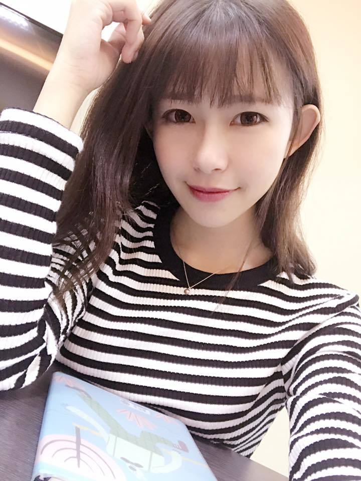 学生正妹当主播 神似林志玲