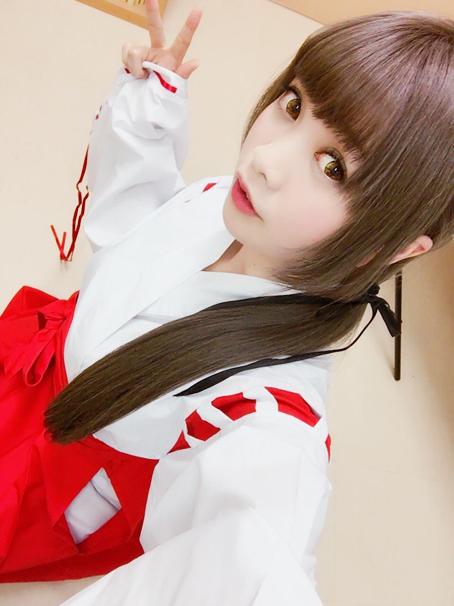 11区萌妹穿开背毛衣拍写真 性感身材让人流口水