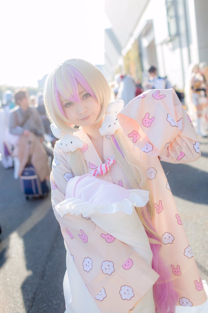 11区萌妹穿开背毛衣拍写真 性感身材让人流口水