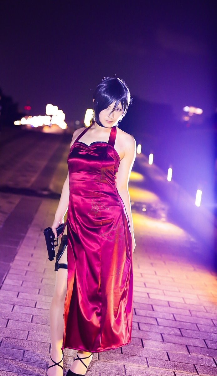 白嫩美腿 岛国萌妹cos《生化危机4》艾达王