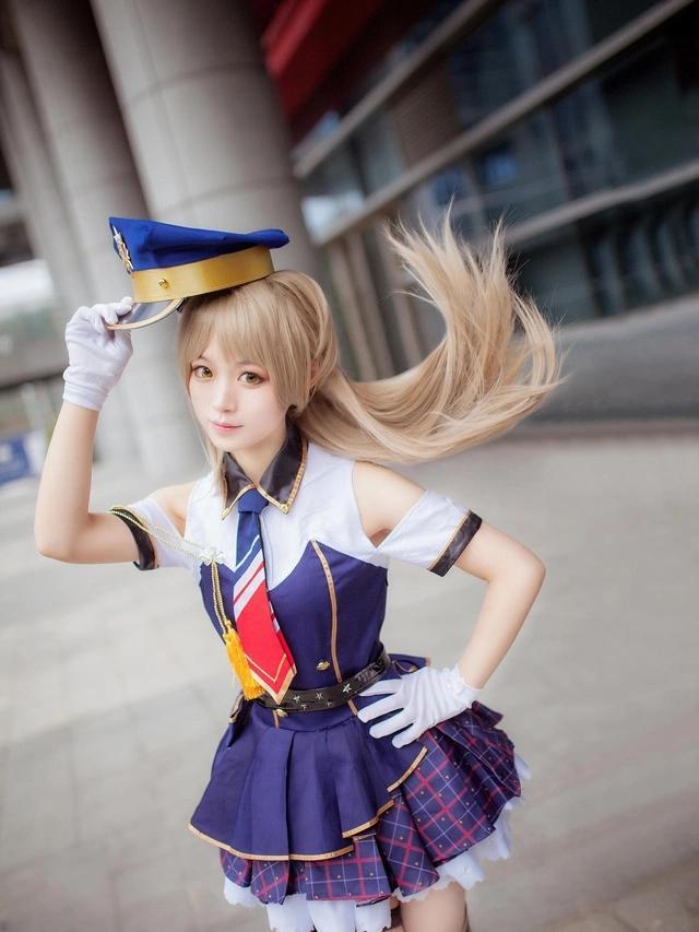 惊艳的猎肠者cos 黑丝长腿宅男福利