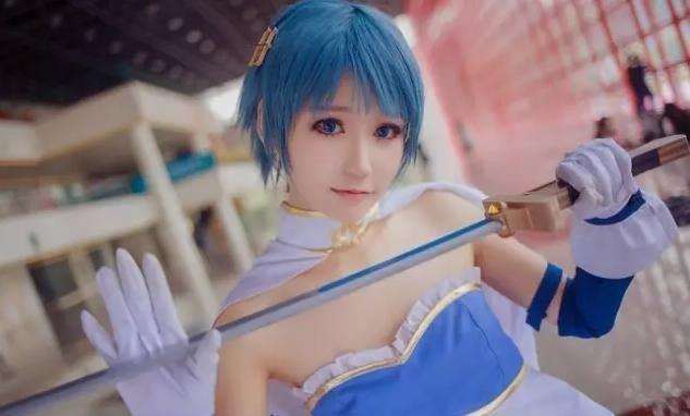 惊艳的猎肠者cos 黑丝长腿宅男福利