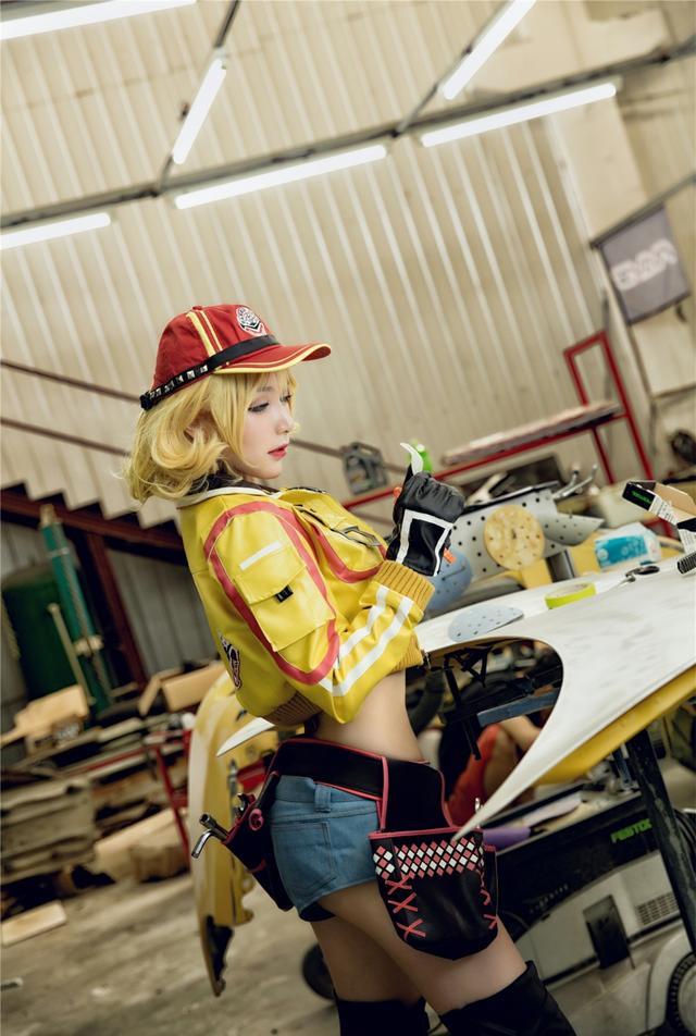 机车"球女" 《最终幻想15》奥拉姆cos