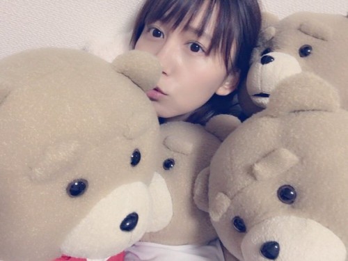 萌系美少女玩游戏也超萌 ske48大场美奈也很宅